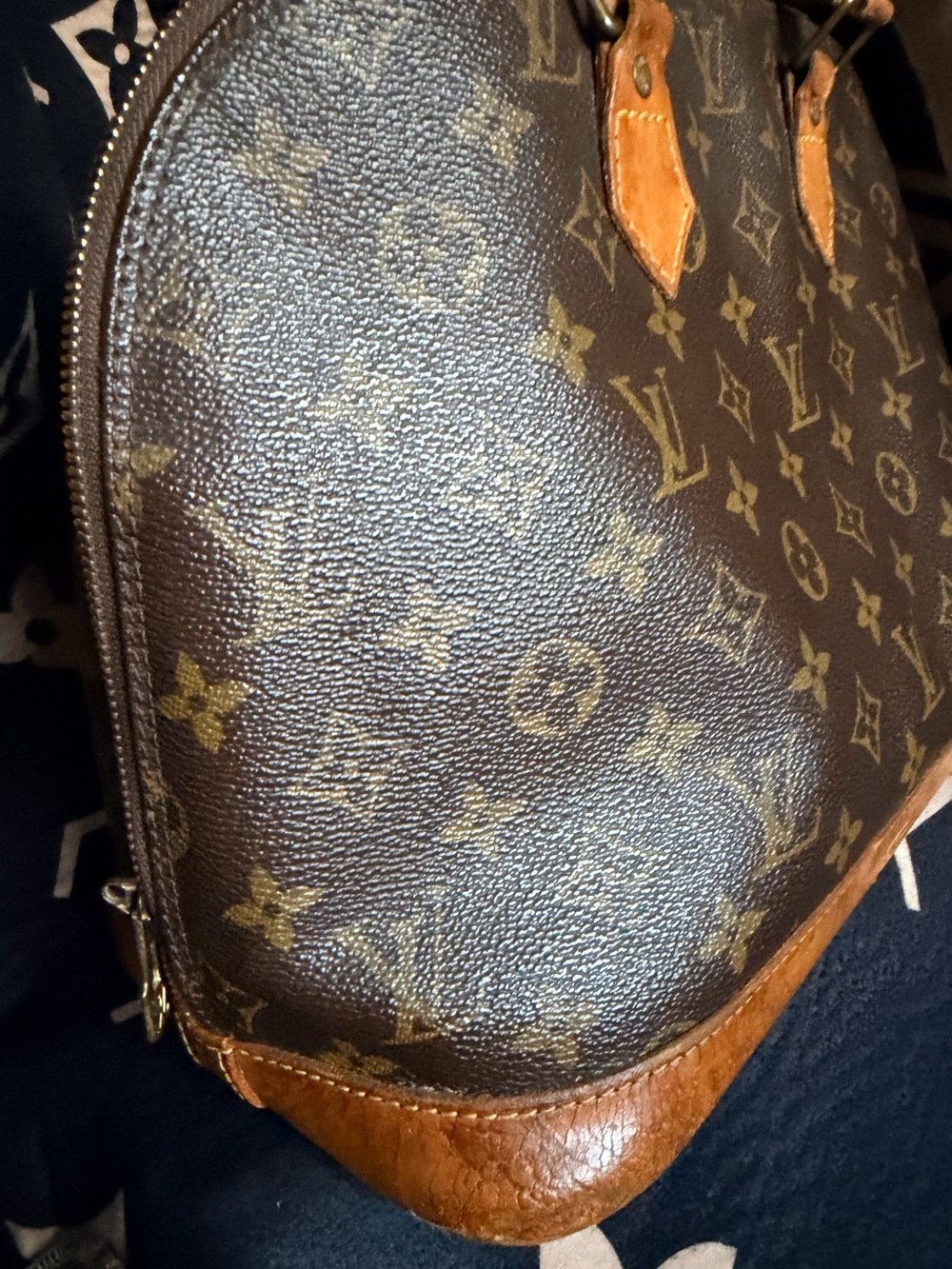 Authentic Louis Vuitton Alma with Authentication. - Picture 3 of 17